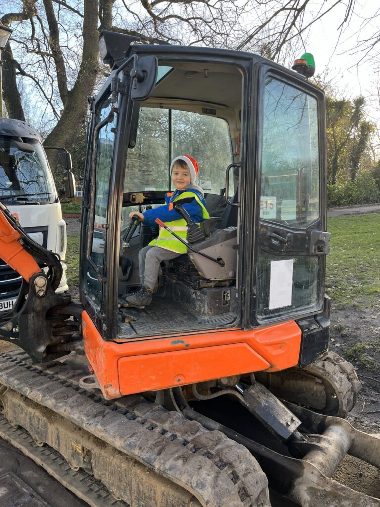 Digger Day at Crystal Palace Park brought together families, future engineers and our project team for a morning of discovery and inspiration. We’re proud to be regenerating this much‑loved park, creating new spaces, including a dinosaur‑themed playground and improving facilities for the whole community.
